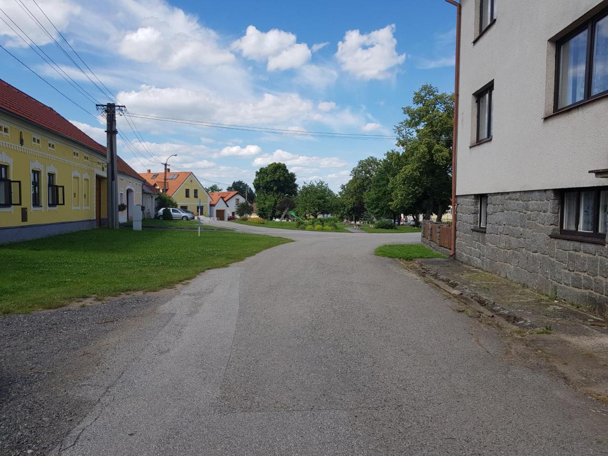 Ubytovani Agnes Jaronice Exterior foto